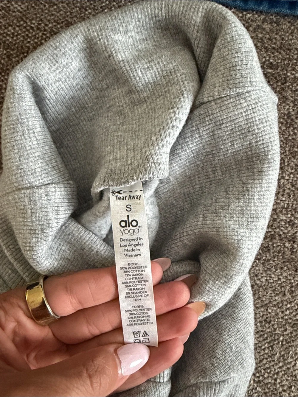 ALO Yoga cozy cowl